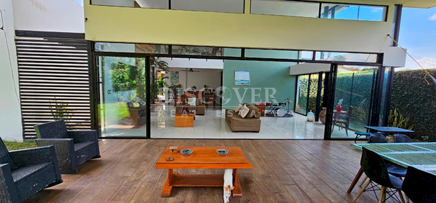  Comfortable house for sale in Las Colinas