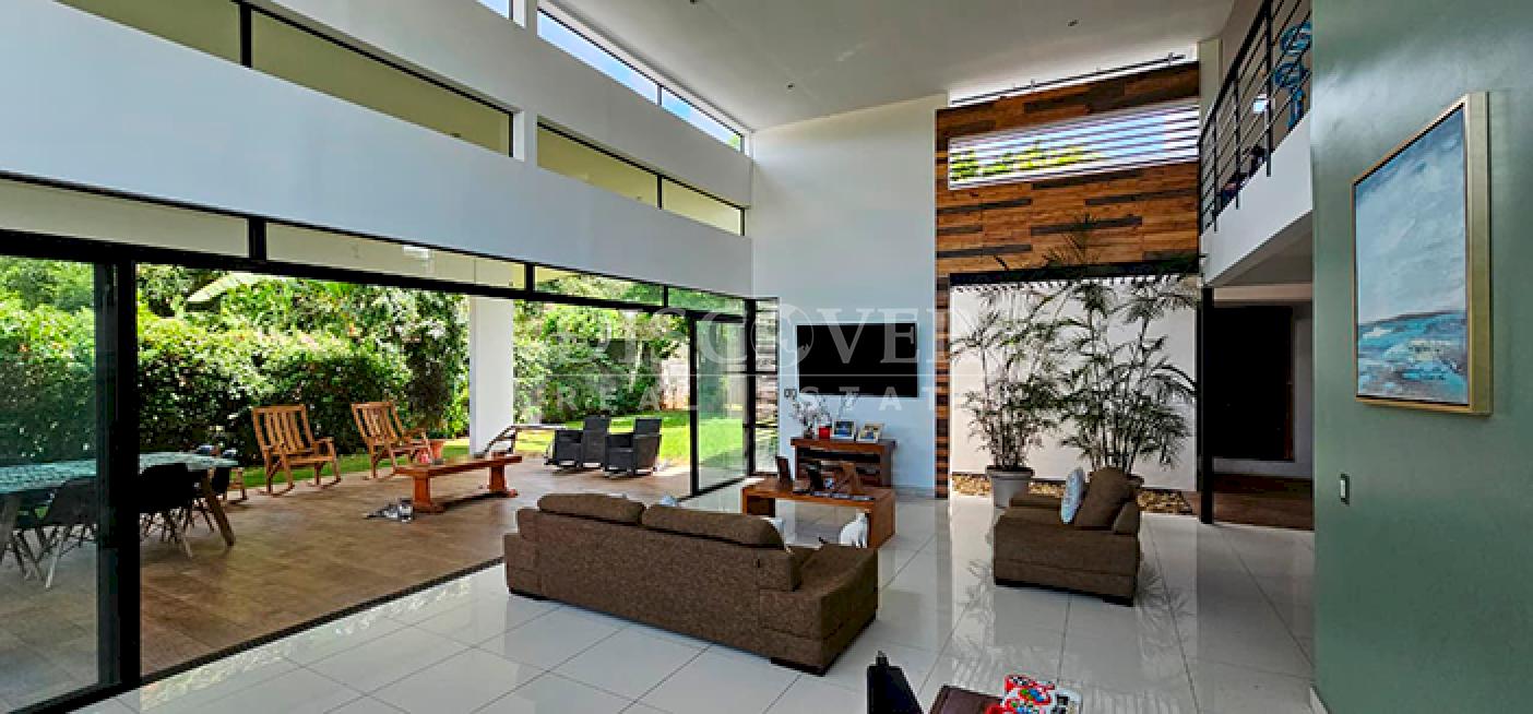  Comfortable house for sale in Las Colinas