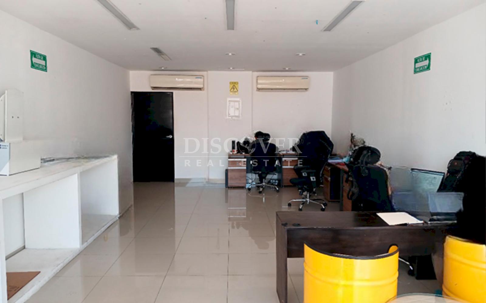  Two-story building for sale near Montoya