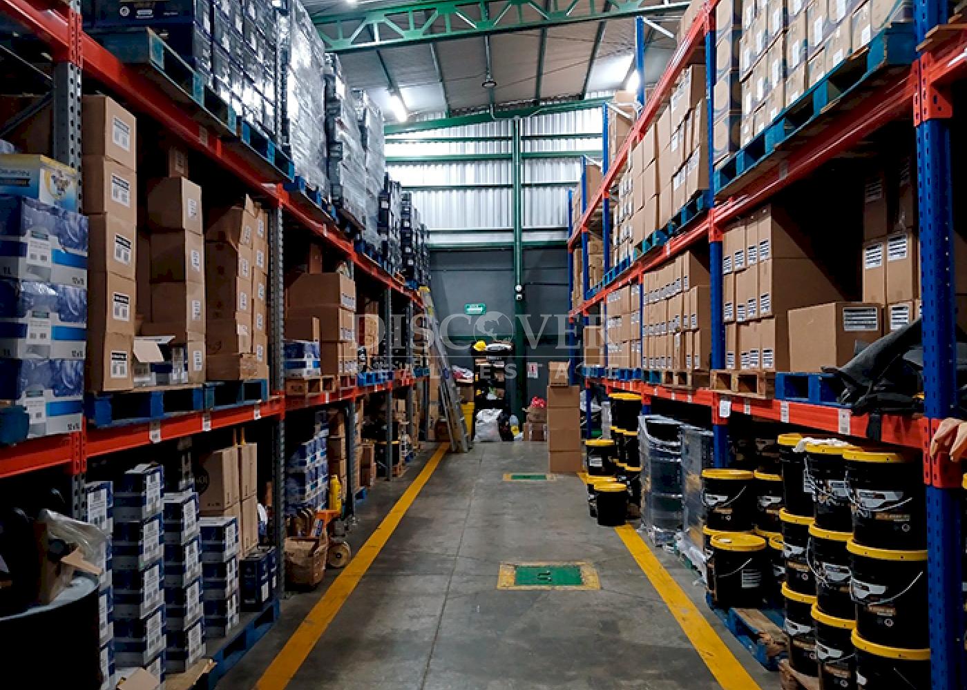  Two-story building for sale near Montoya