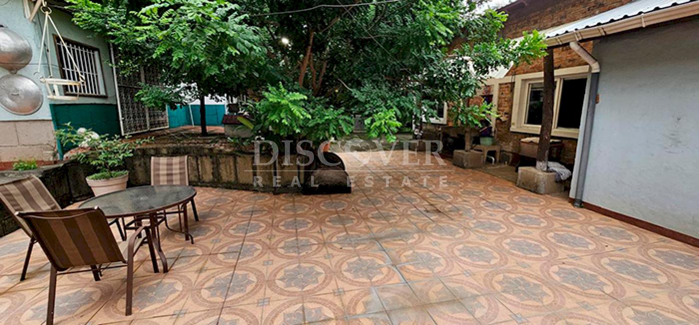  House with large lot for sale in Carretera Sur