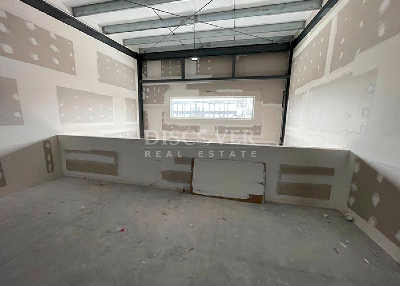  Office warehouses for rent - suburban track