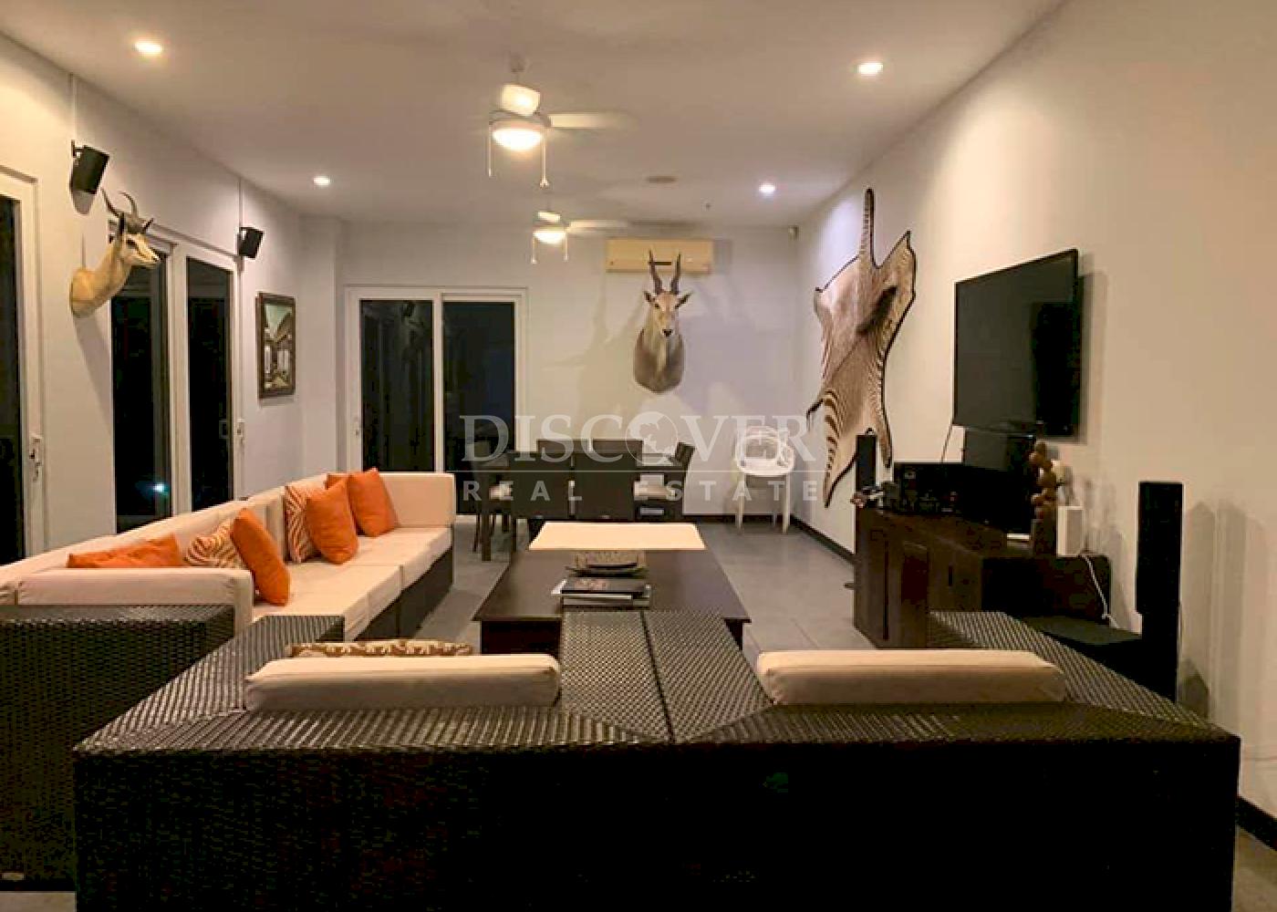  House with pool for sale in Santo Domingo