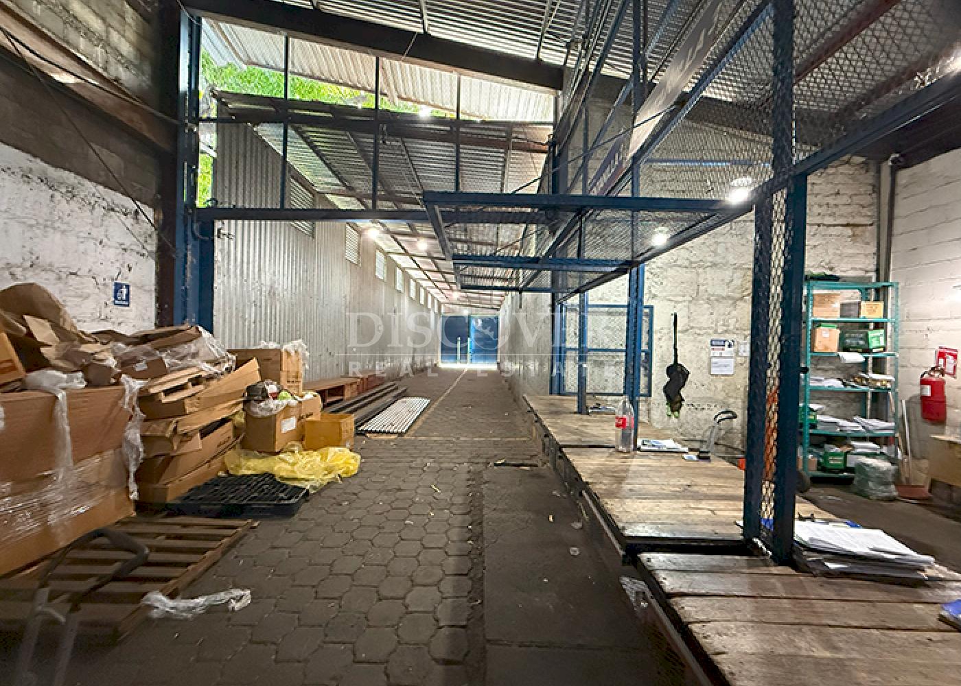  Warehouse for Sale/Rent in a Commercial Area of Managua

