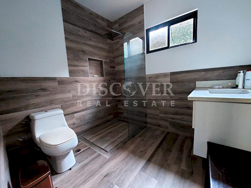 House for sale in exclusive condominium in Santo Domingo