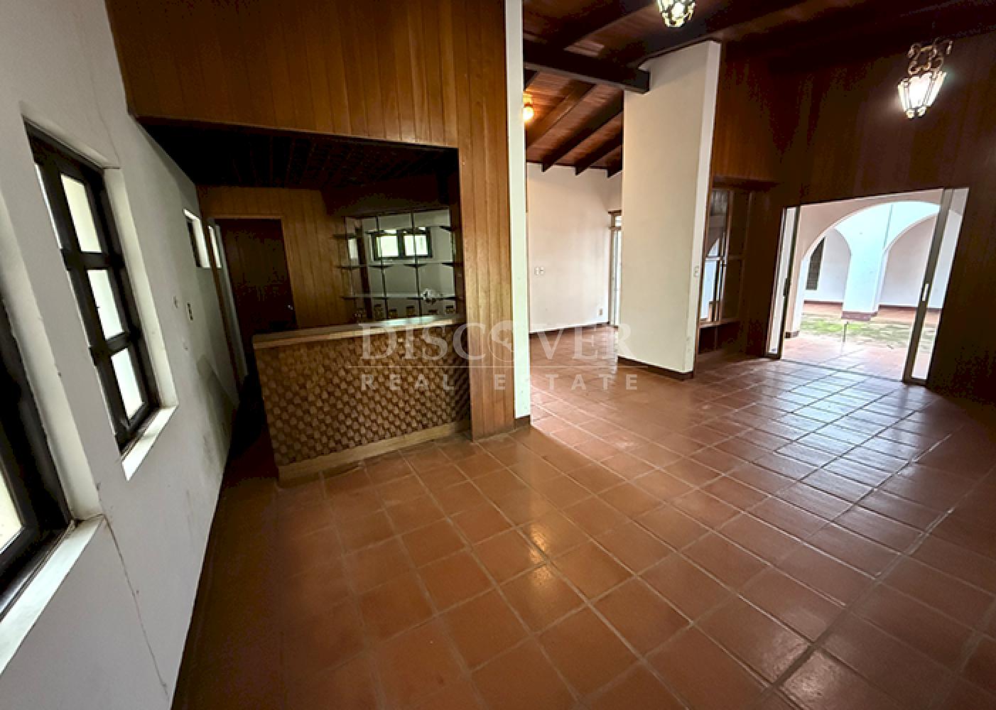  For sale large land with house located on Carretera Sur