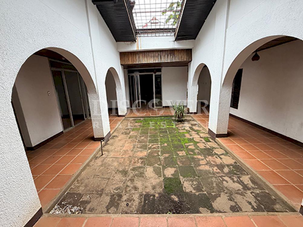  For sale large land with house located on Carretera Sur