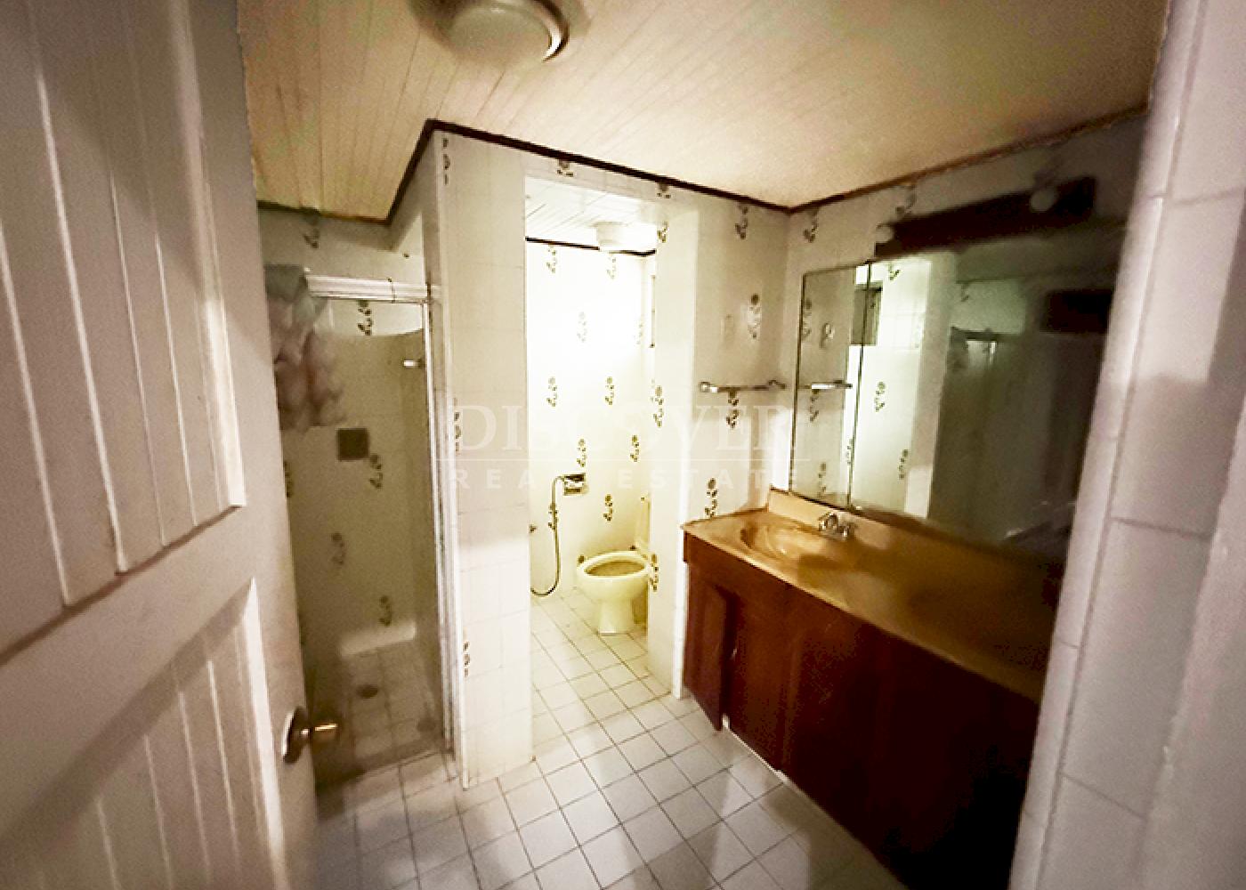  For sale large land with house located on Carretera Sur