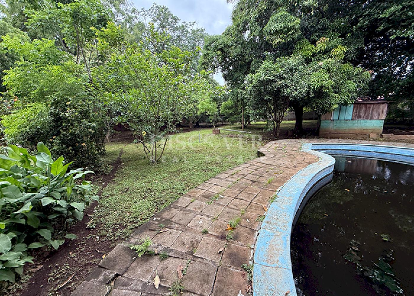  For sale large land with house located on Carretera Sur