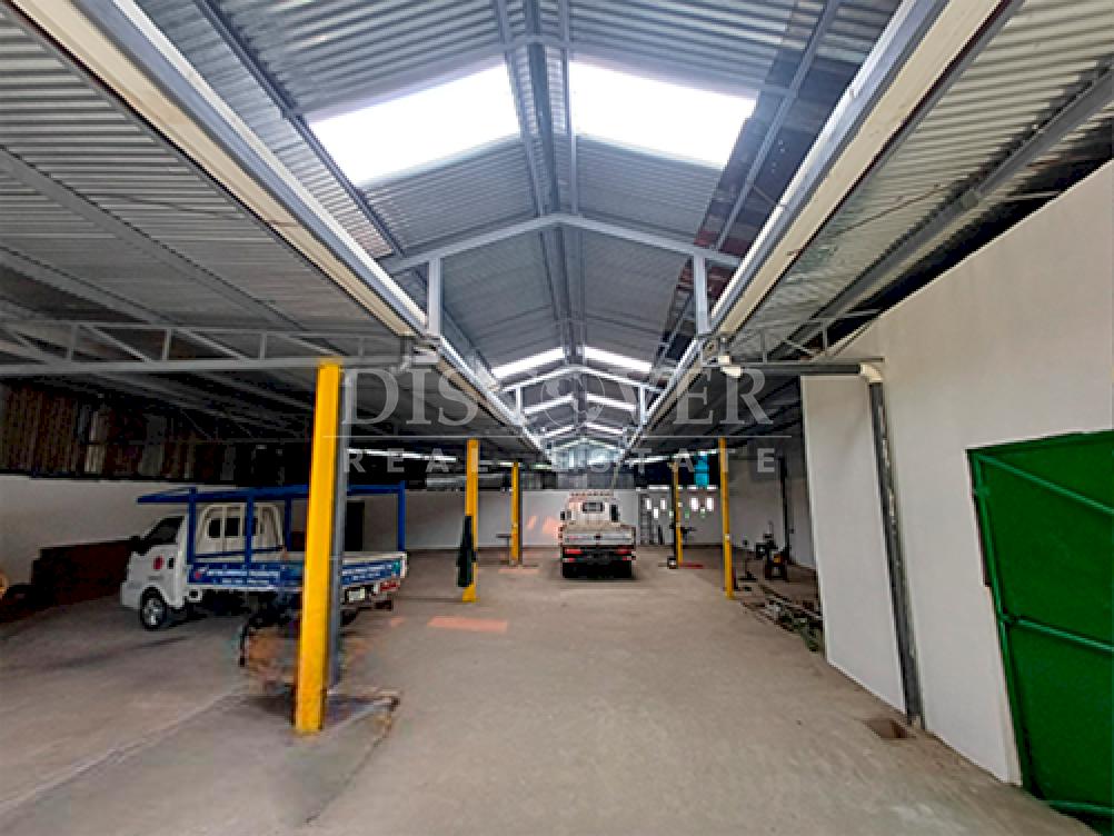  Warehouse for rent near the Rotonda El Periodista area