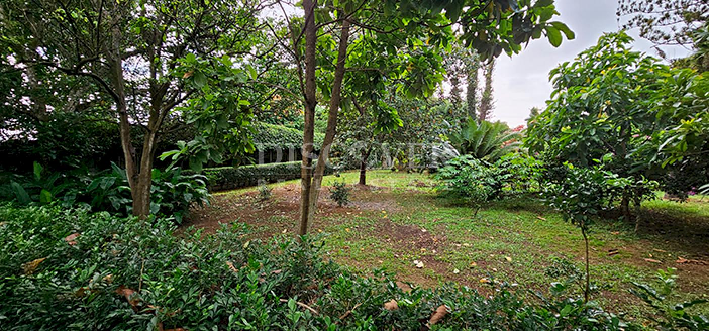  House for sale with a large garden and a view of the city in Villa Fontana