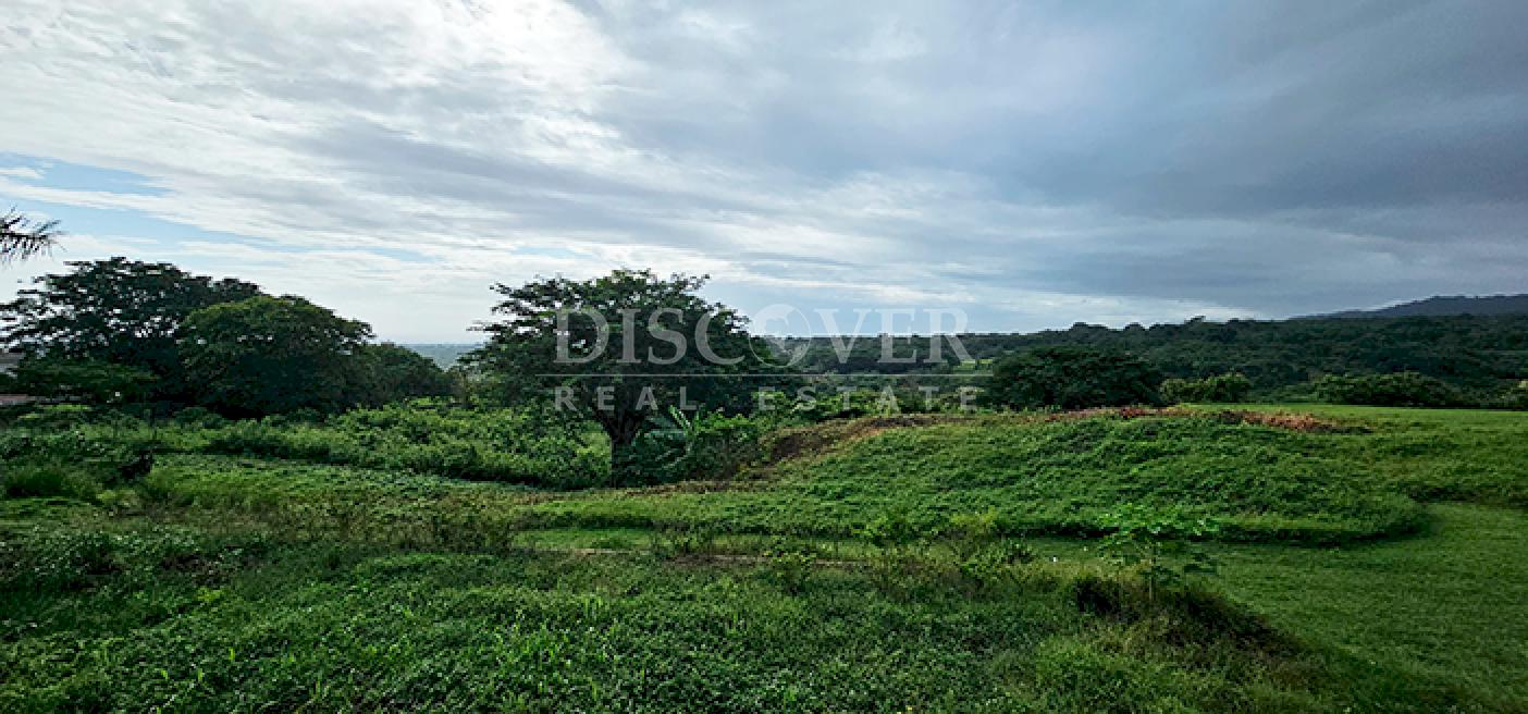  House for sale with a large garden and a view of the city in Villa Fontana
