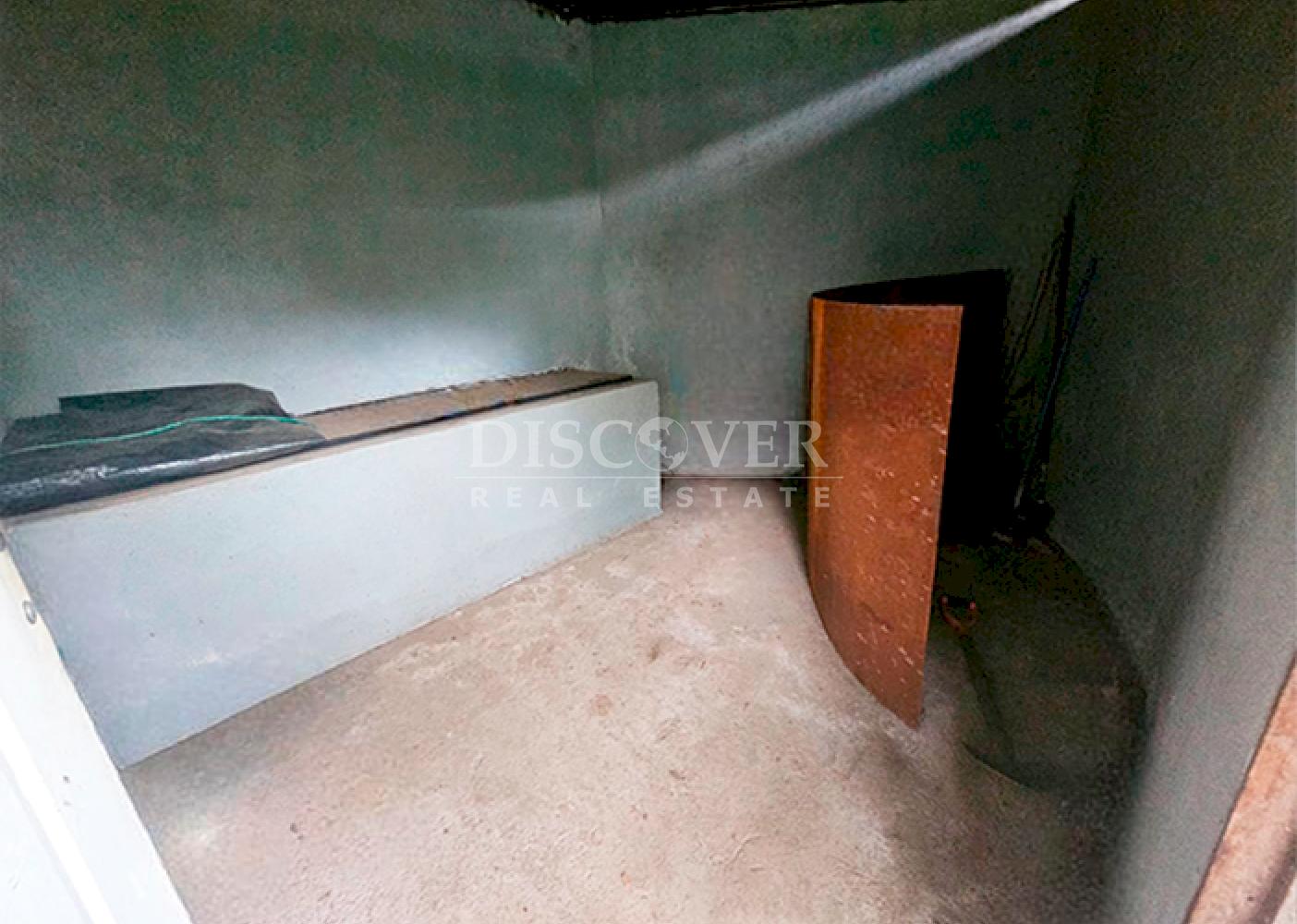  Pig farm and crops for sale on Carretera Vieja to León