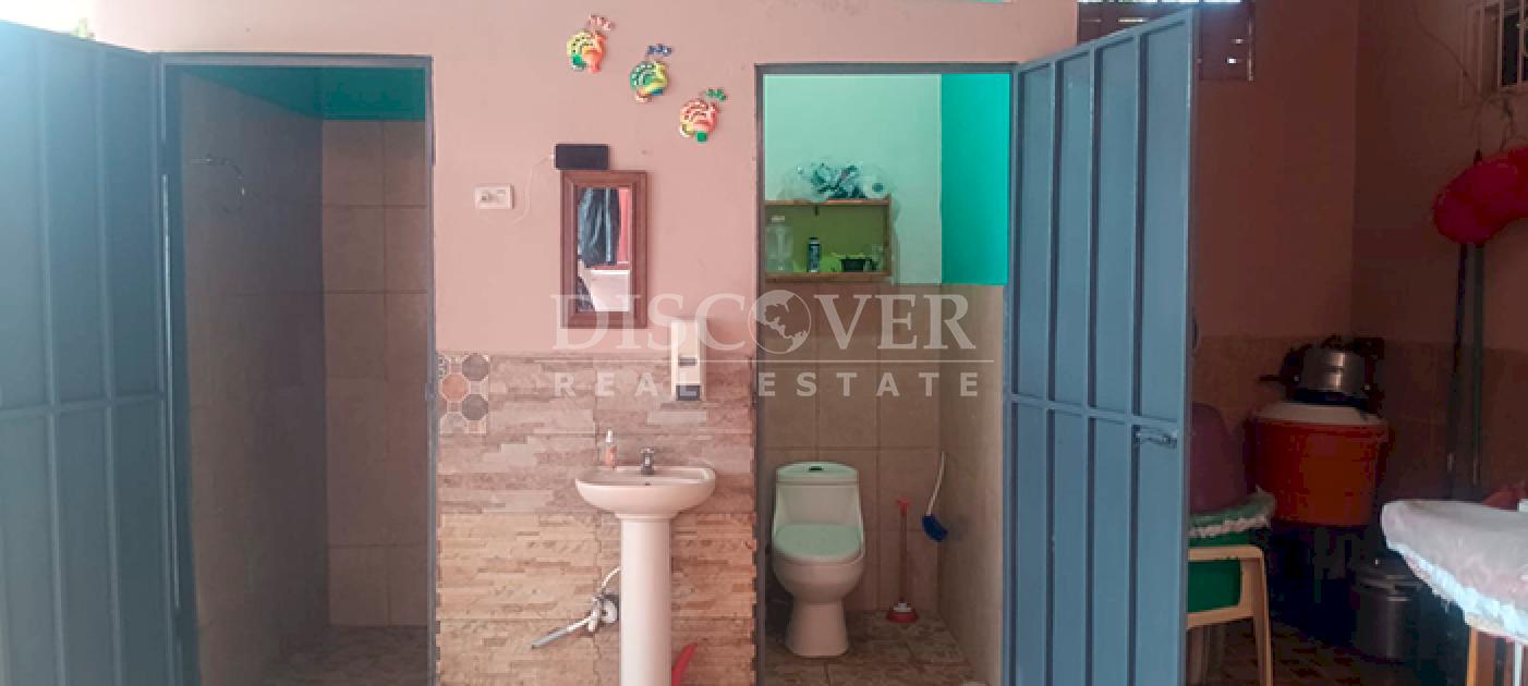 House with commercial potential for sale on Masaya Avenue