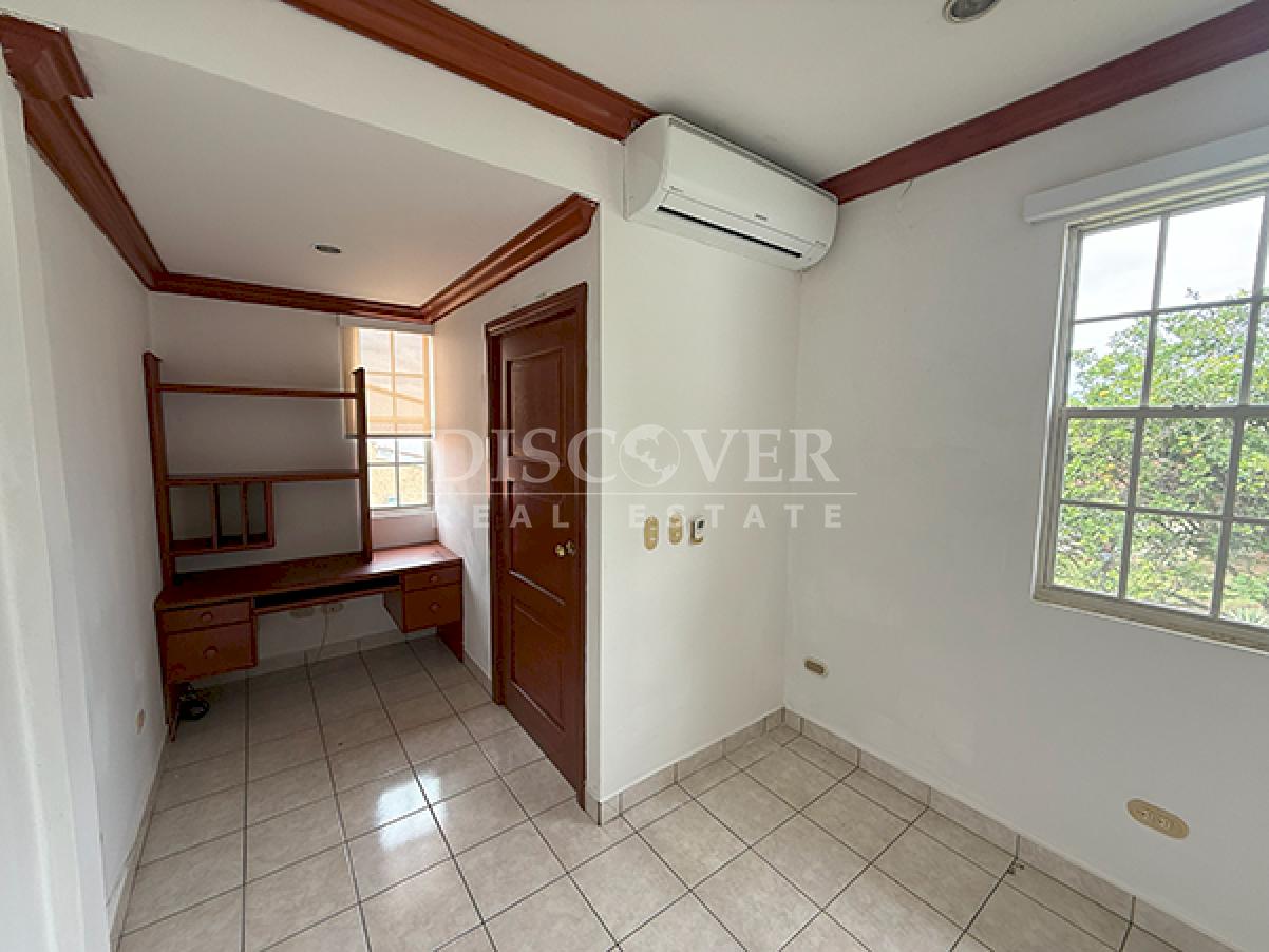  Modern house for rent in Santo Domingo