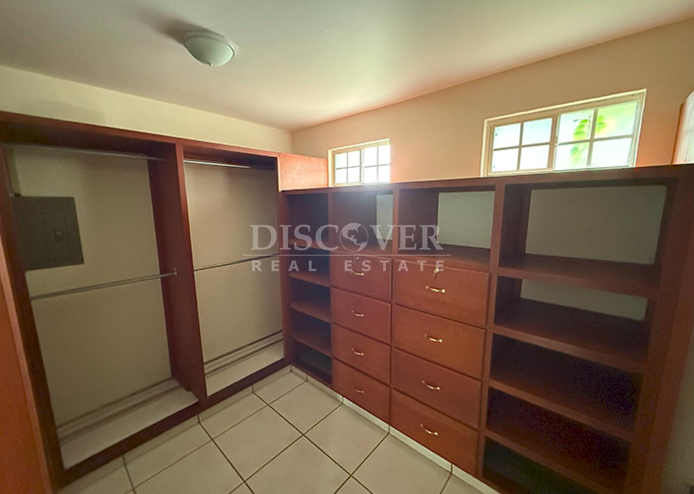  Modern house for rent in Santo Domingo