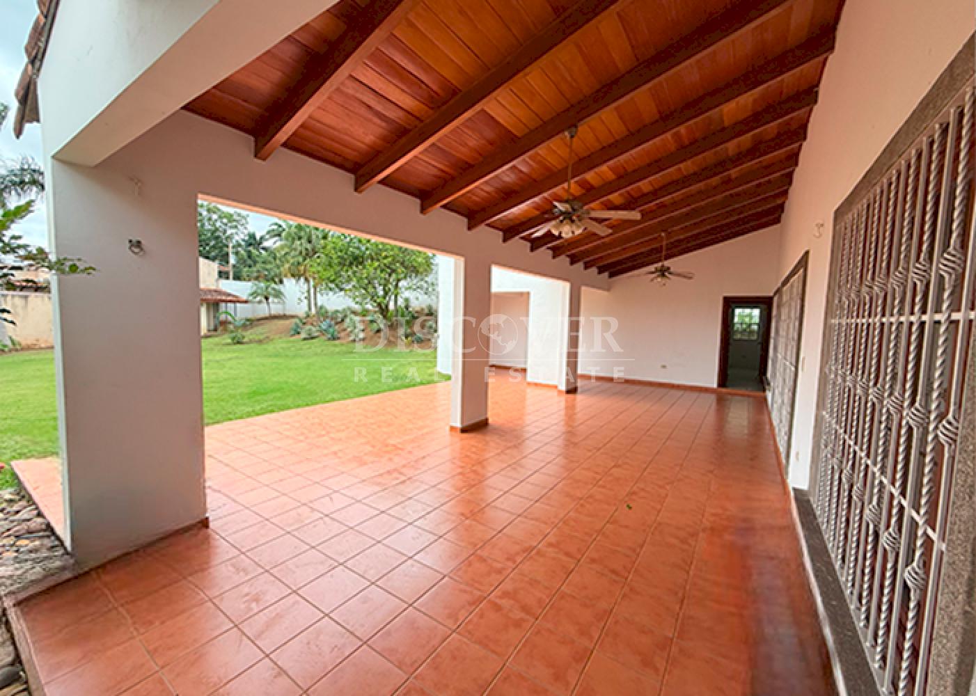  Modern house for rent in Santo Domingo