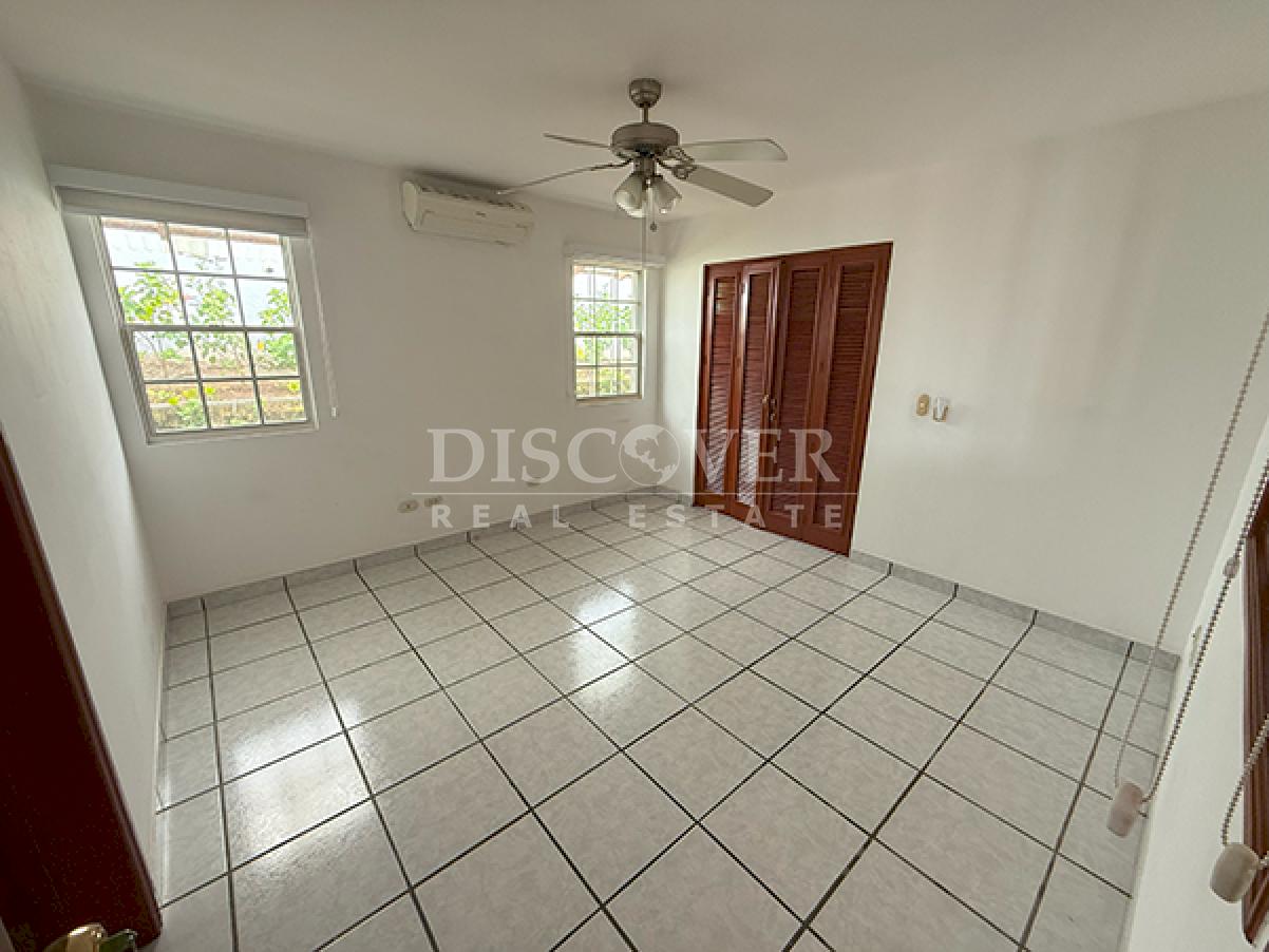  Modern house for rent in Santo Domingo