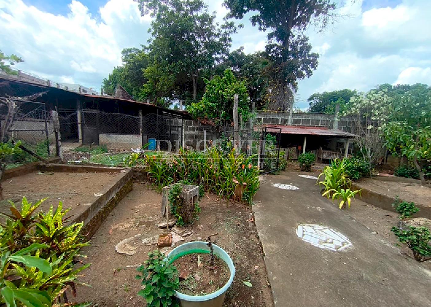 Land with Country House for sale in Santo Domingo