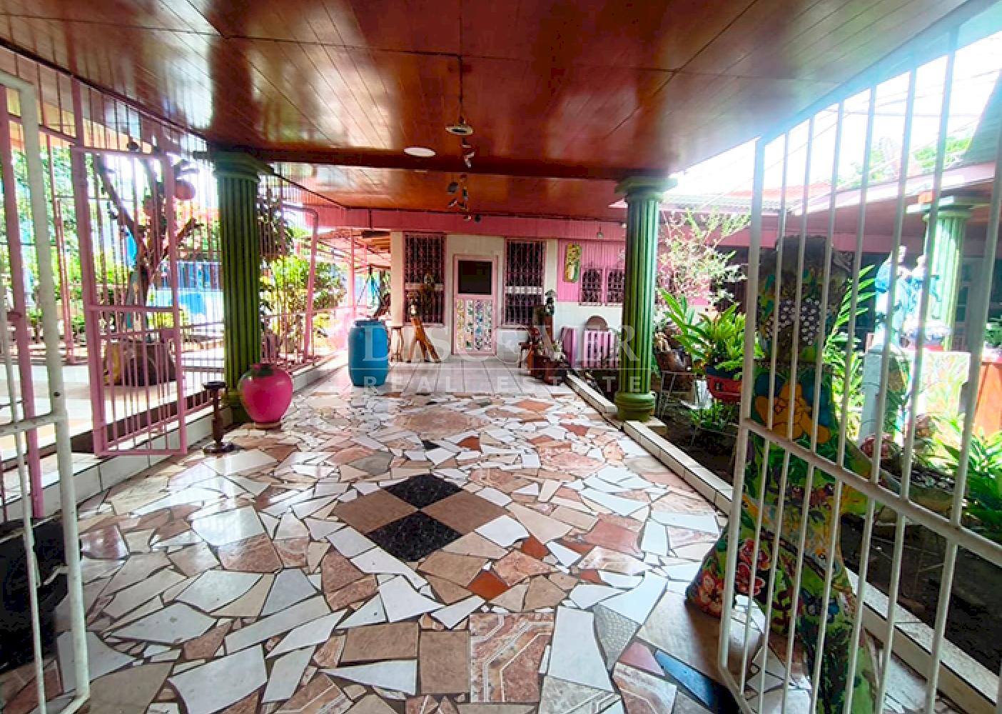 Land with Country House for sale in Santo Domingo