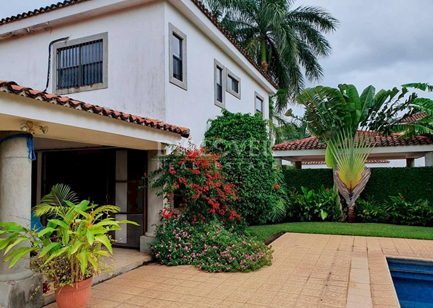  Modern House for Sale in Santo Domingo 