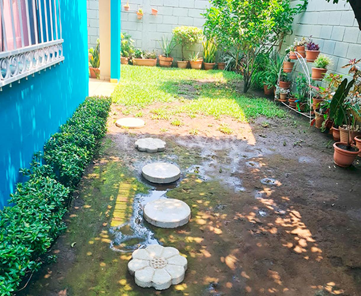  House for sale in secure residential area in Chinandega