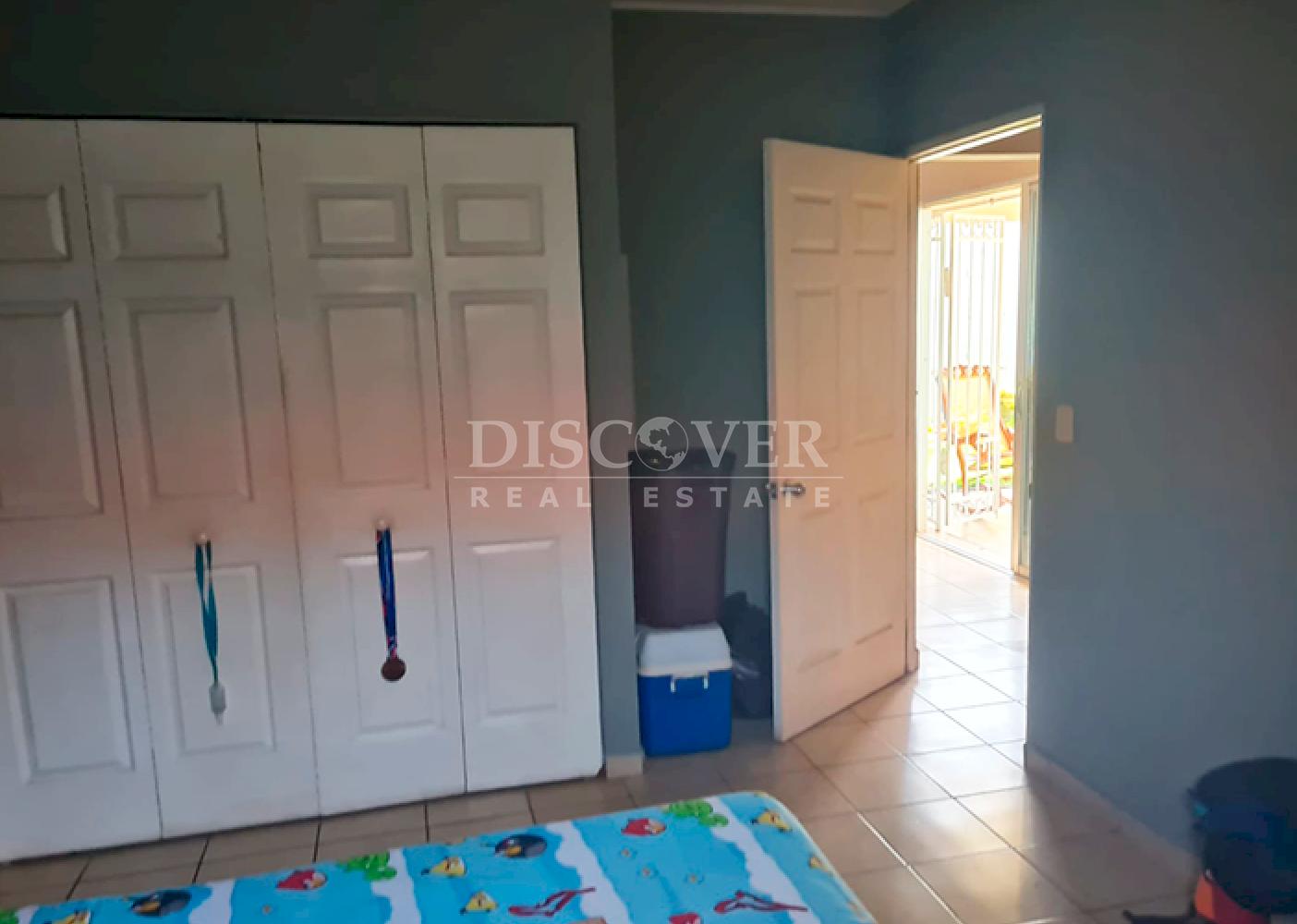  House for sale in secure residential area in Chinandega