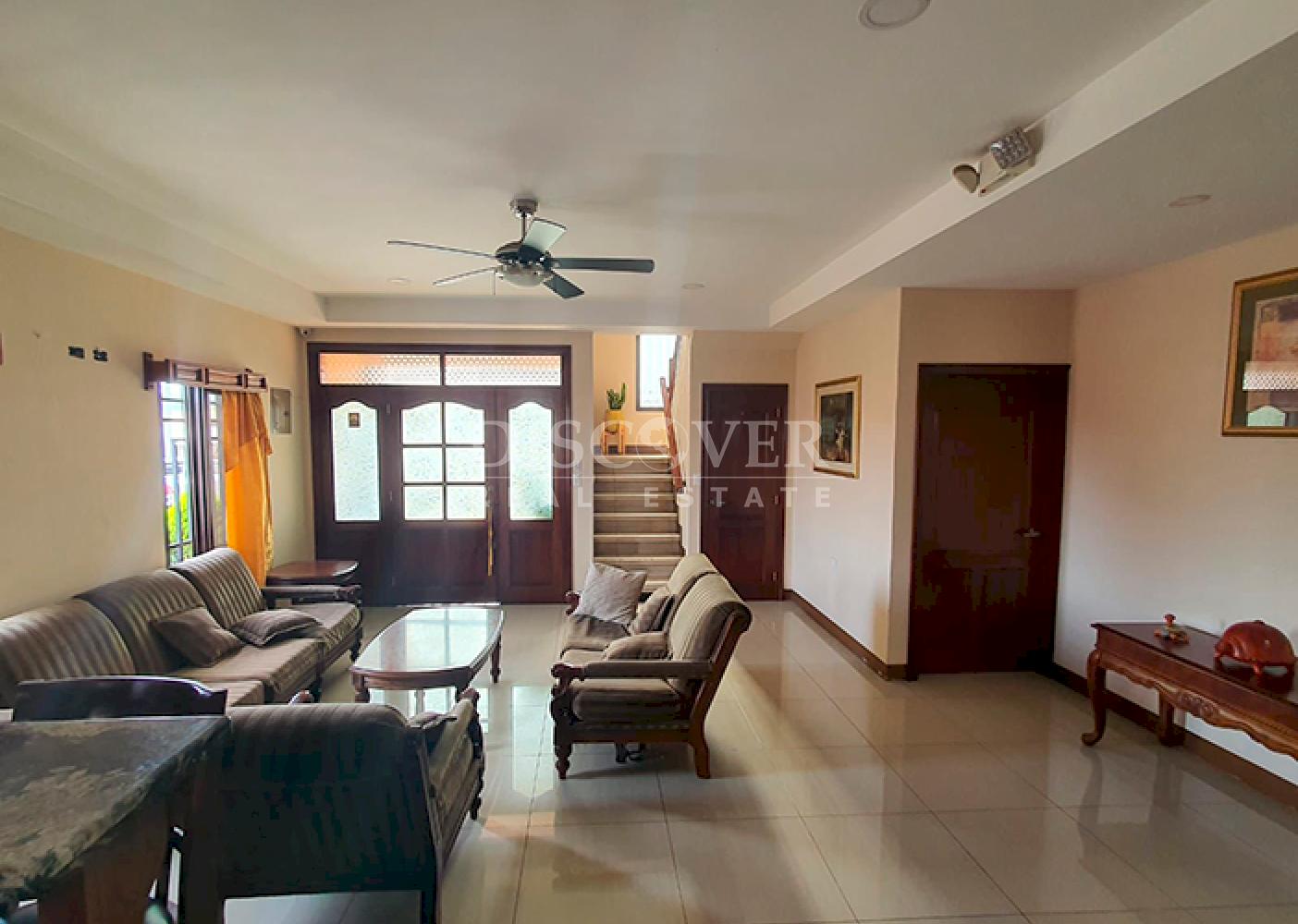 Spacious two-story house for sale/rent in Estelí