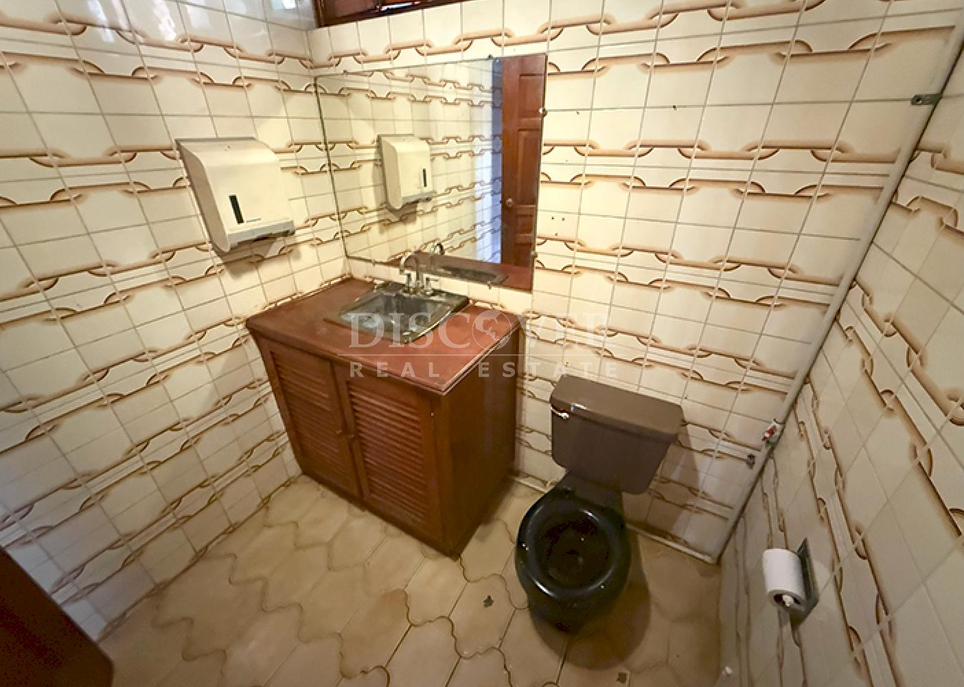 Spacious furnished house for sale/rent on Carretera Norte