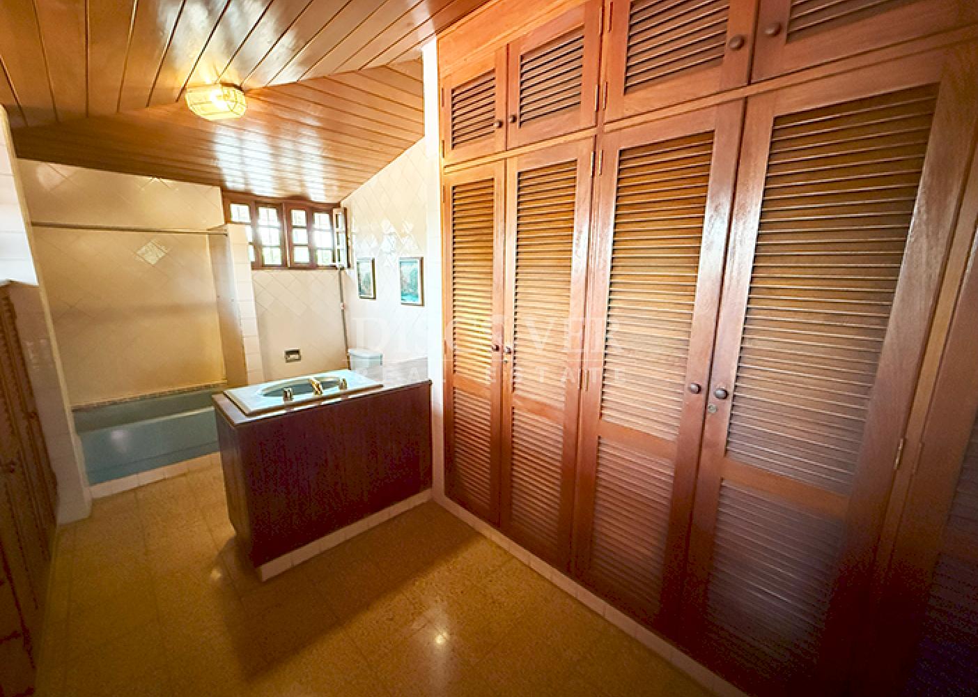 Spacious furnished house for sale/rent on Carretera Norte