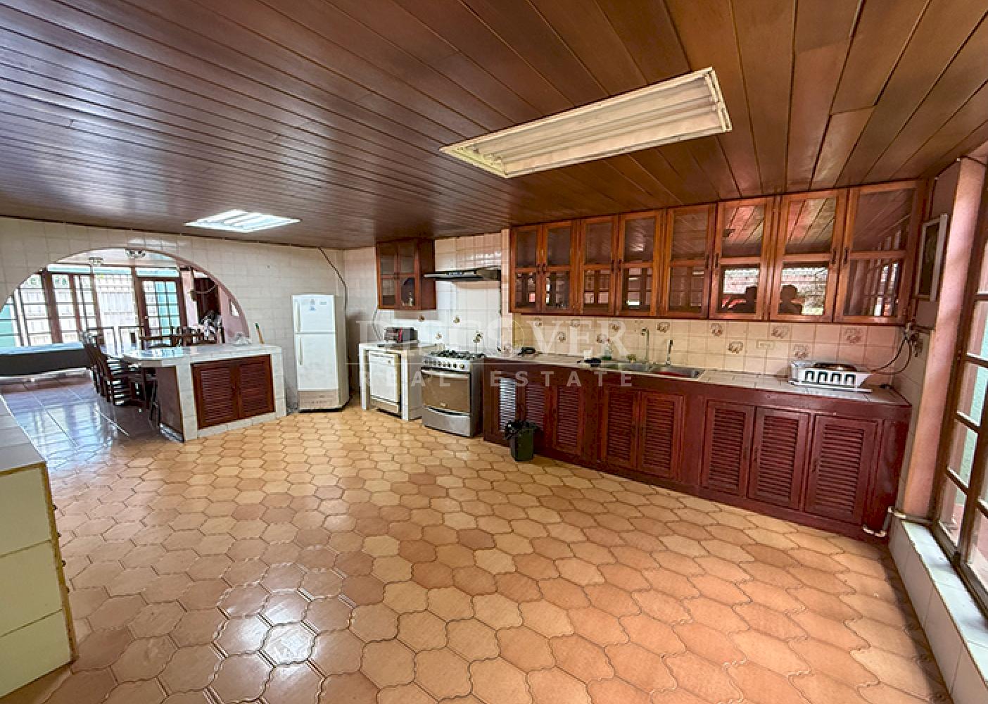 Spacious furnished house for sale/rent on Carretera Norte