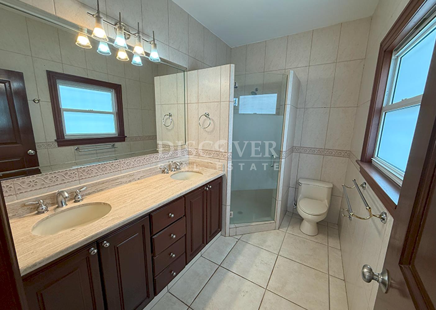  Elegant house for sale or rent in Santo Domingo