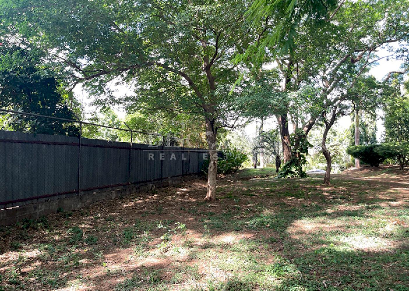 Land for sale with panoramic views on Carretera Sur