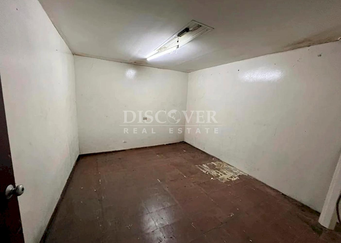 Warehouse with offices for sale on Carretera Norte