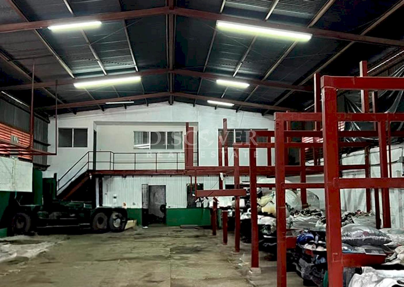 Warehouse with offices for sale on Carretera Norte