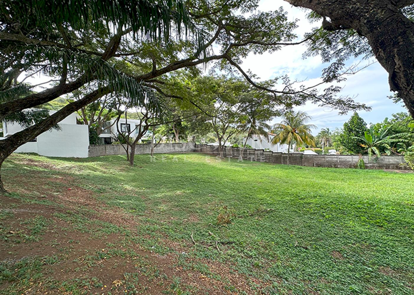  Land for sale in exclusive residential area - Villa Fontana