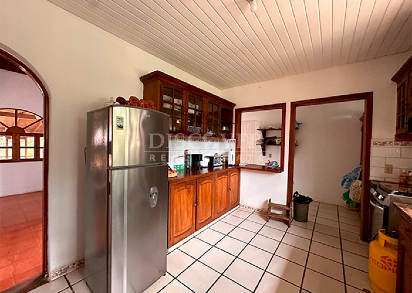  Rustic house with large plot of land for sale in Diriamba