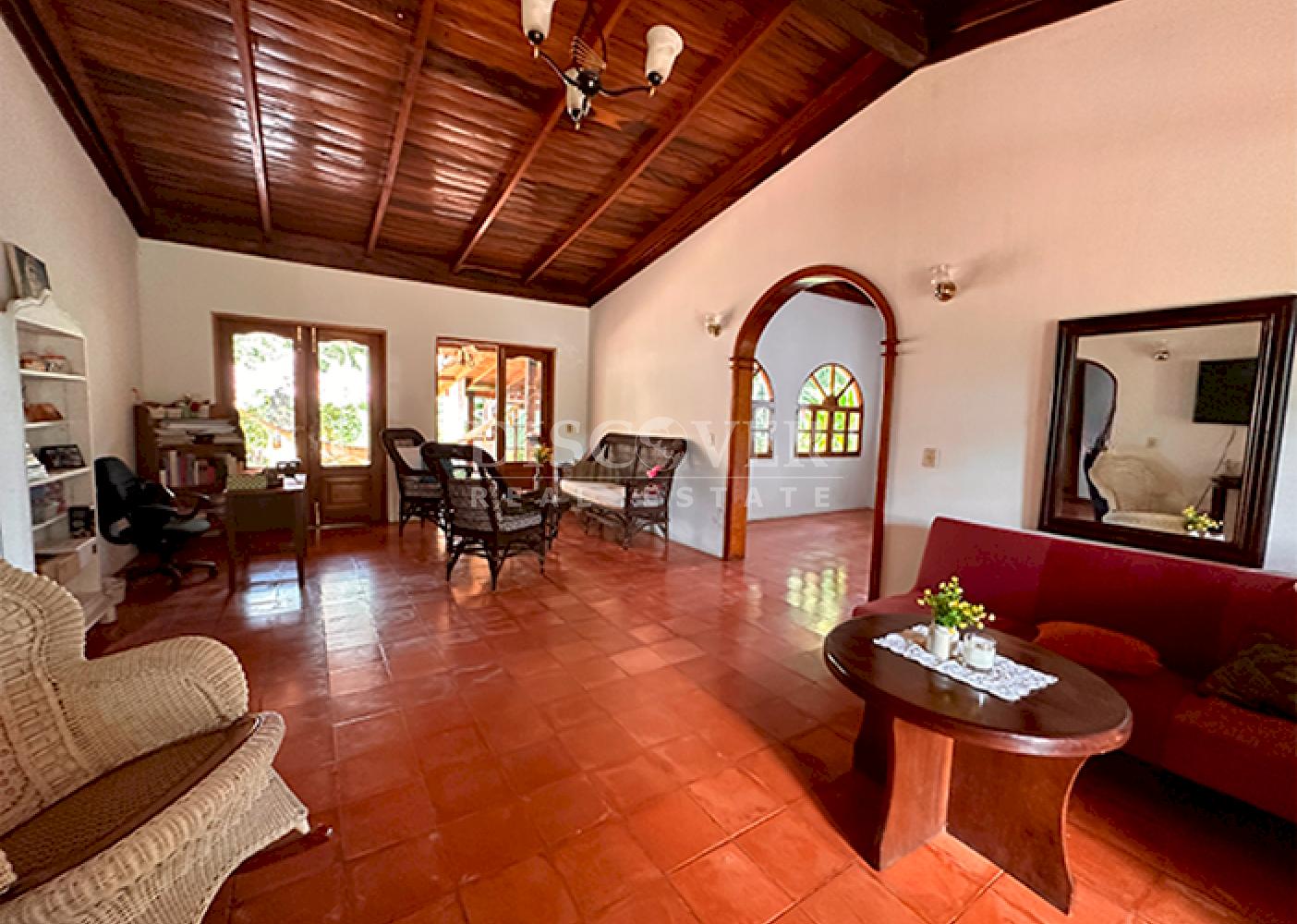  Rustic house with large plot of land for sale in Diriamba