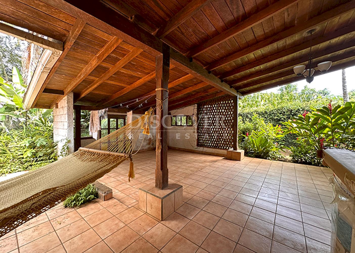  Rustic house with large plot of land for sale in Diriamba