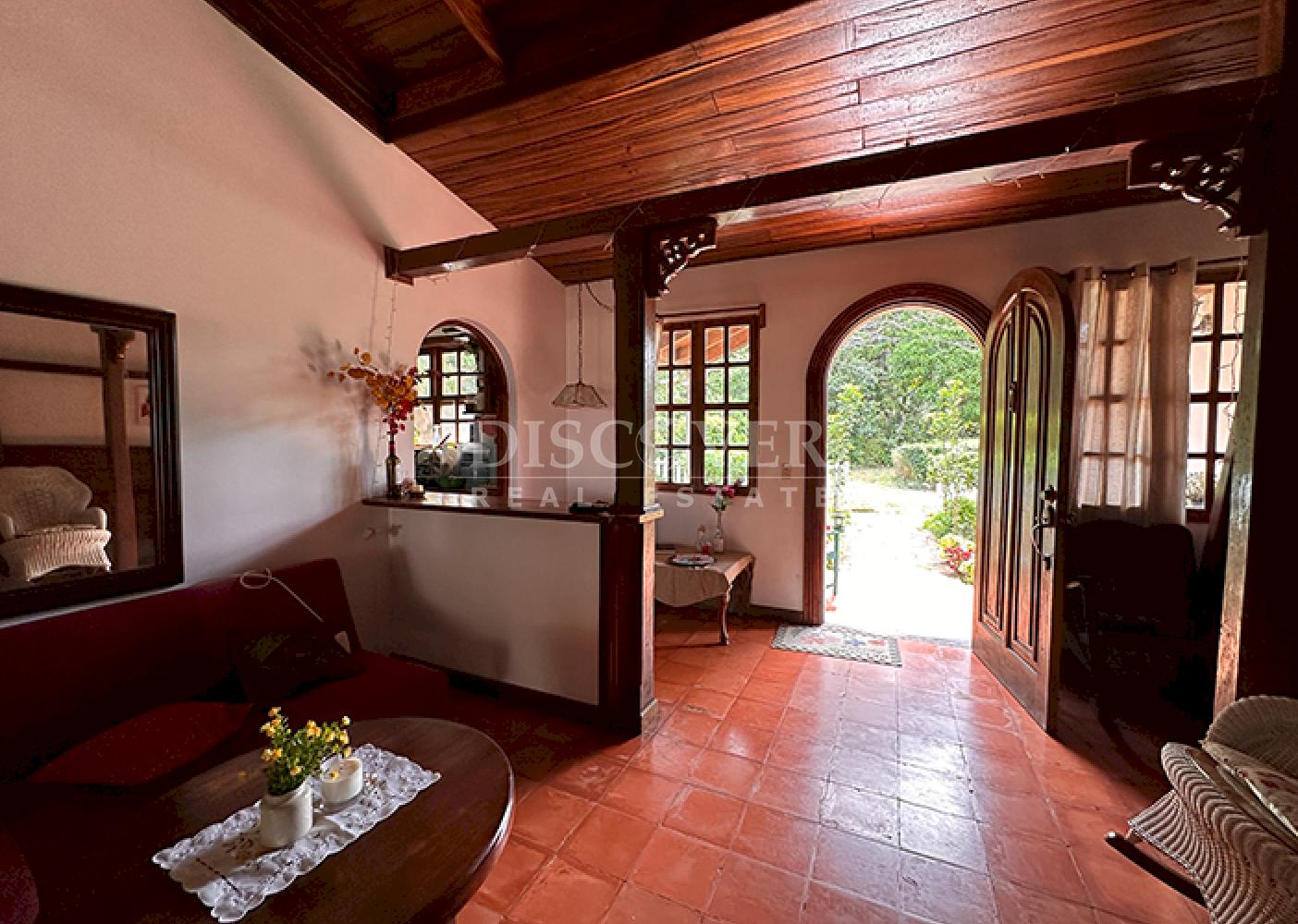  Rustic house with large plot of land for sale in Diriamba