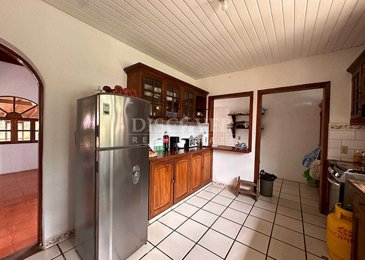  Rustic house with large plot of land for sale in Diriamba