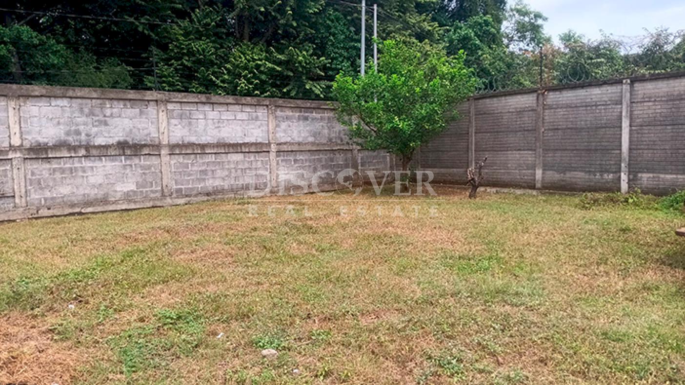  Two condominium lots for sale in Las Colinas 