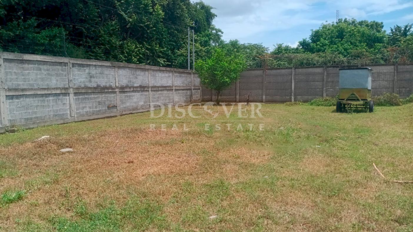  Two condominium lots for sale in Las Colinas 