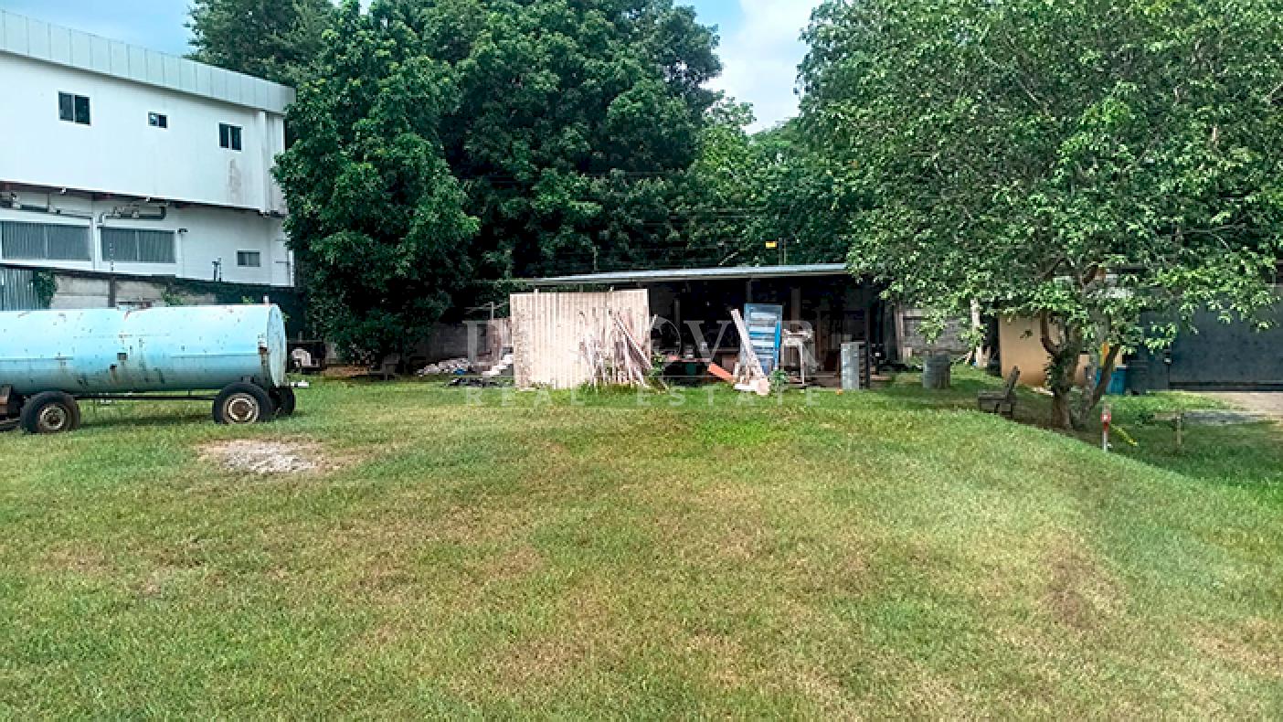  Two condominium lots for sale in Las Colinas 