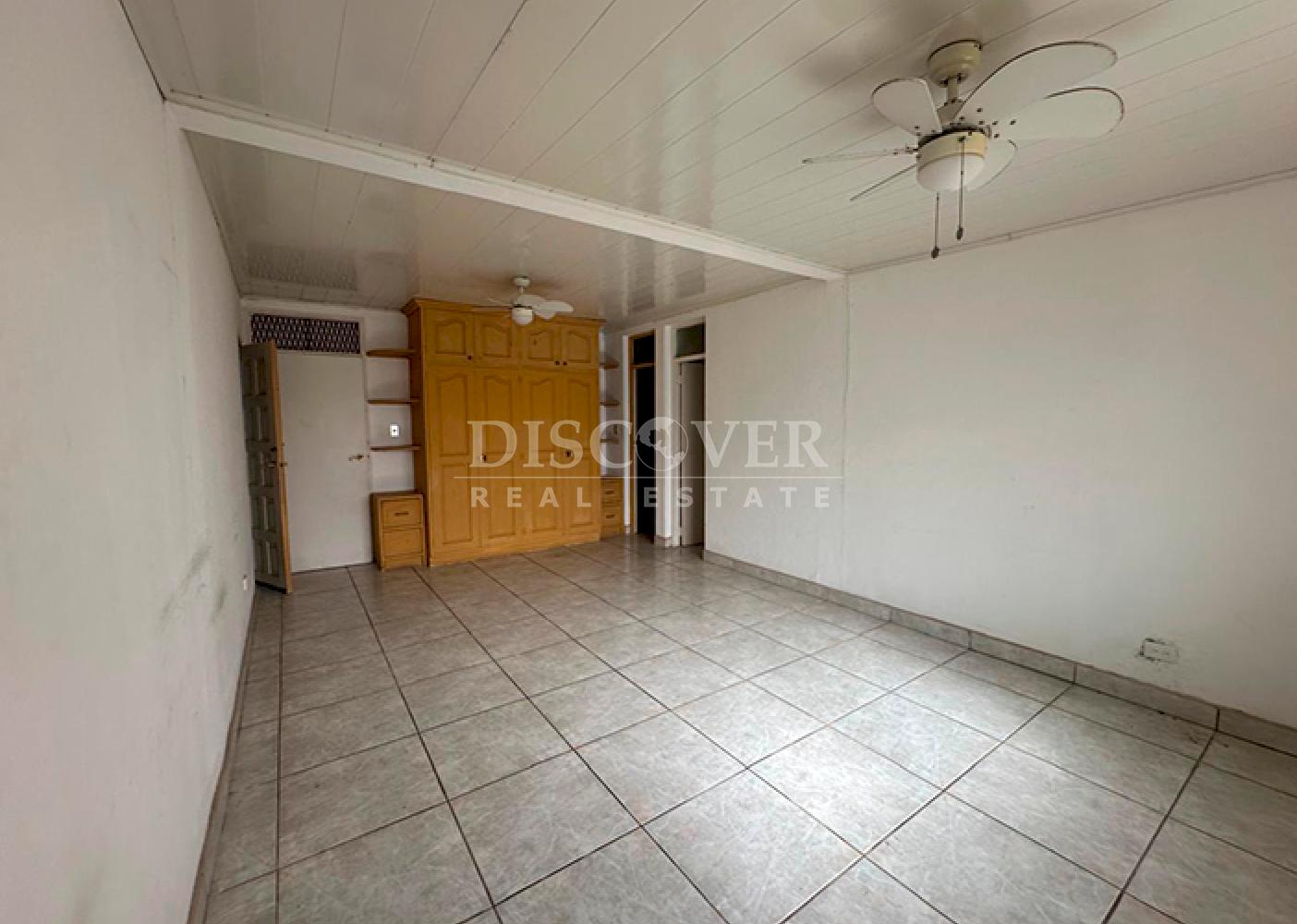  Spacious house for sale/for rent on Carretera Vieja to León