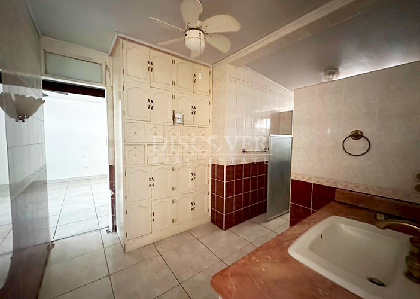  Spacious house for sale/for rent on Carretera Vieja to León