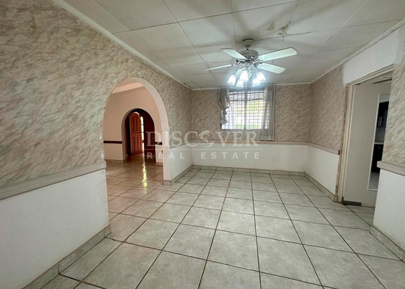  Spacious house for sale/for rent on Carretera Vieja to León