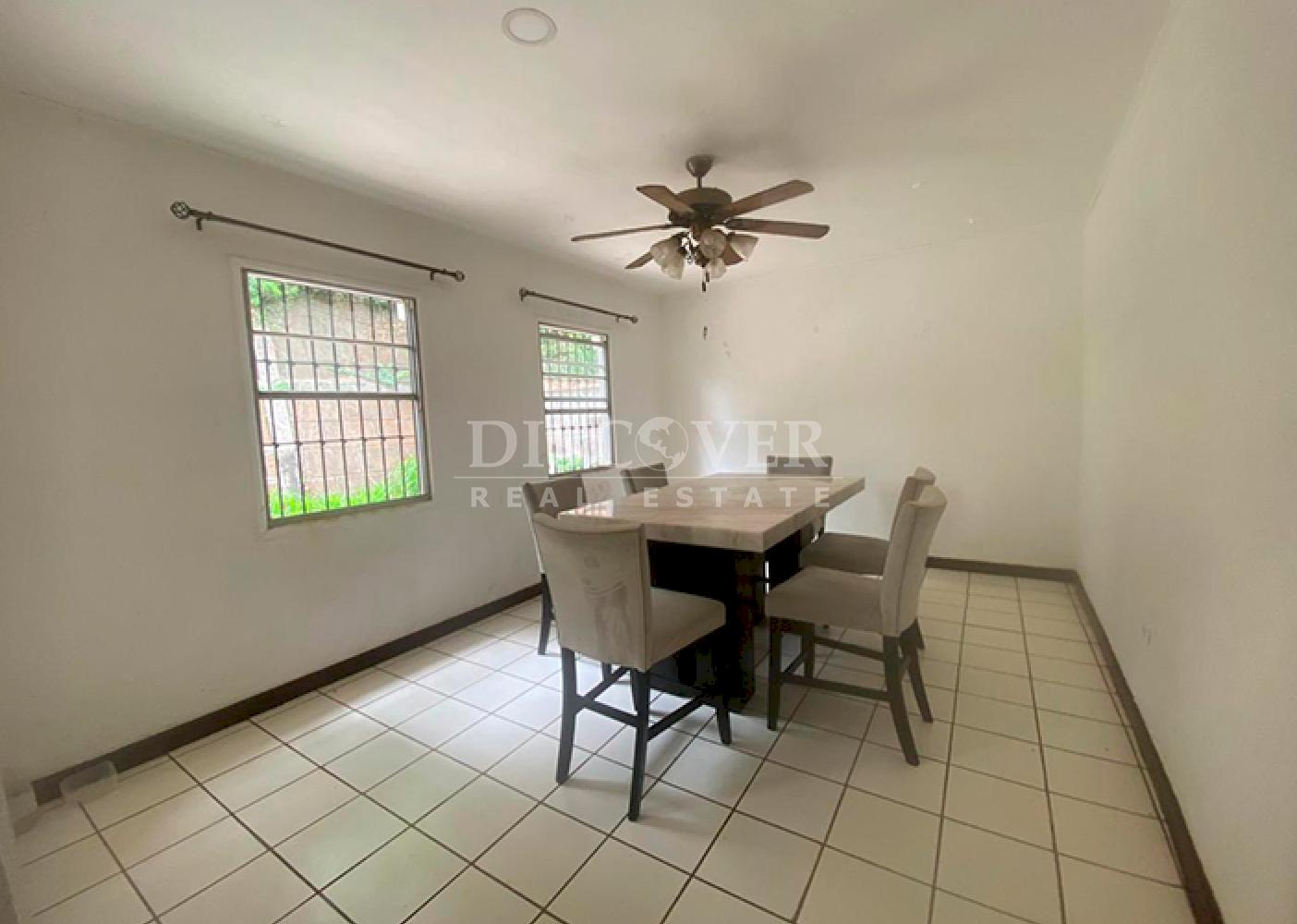 Investment opportunity - House for sale in Villa Fontana 