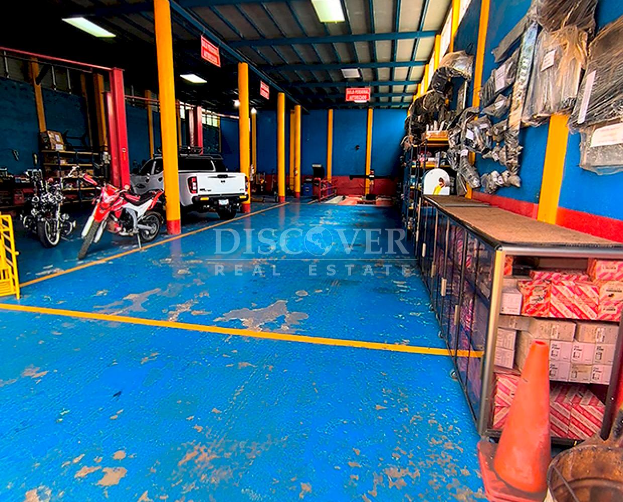  Versatile house for sale in Matagalpa - Perfect for living or starting your business