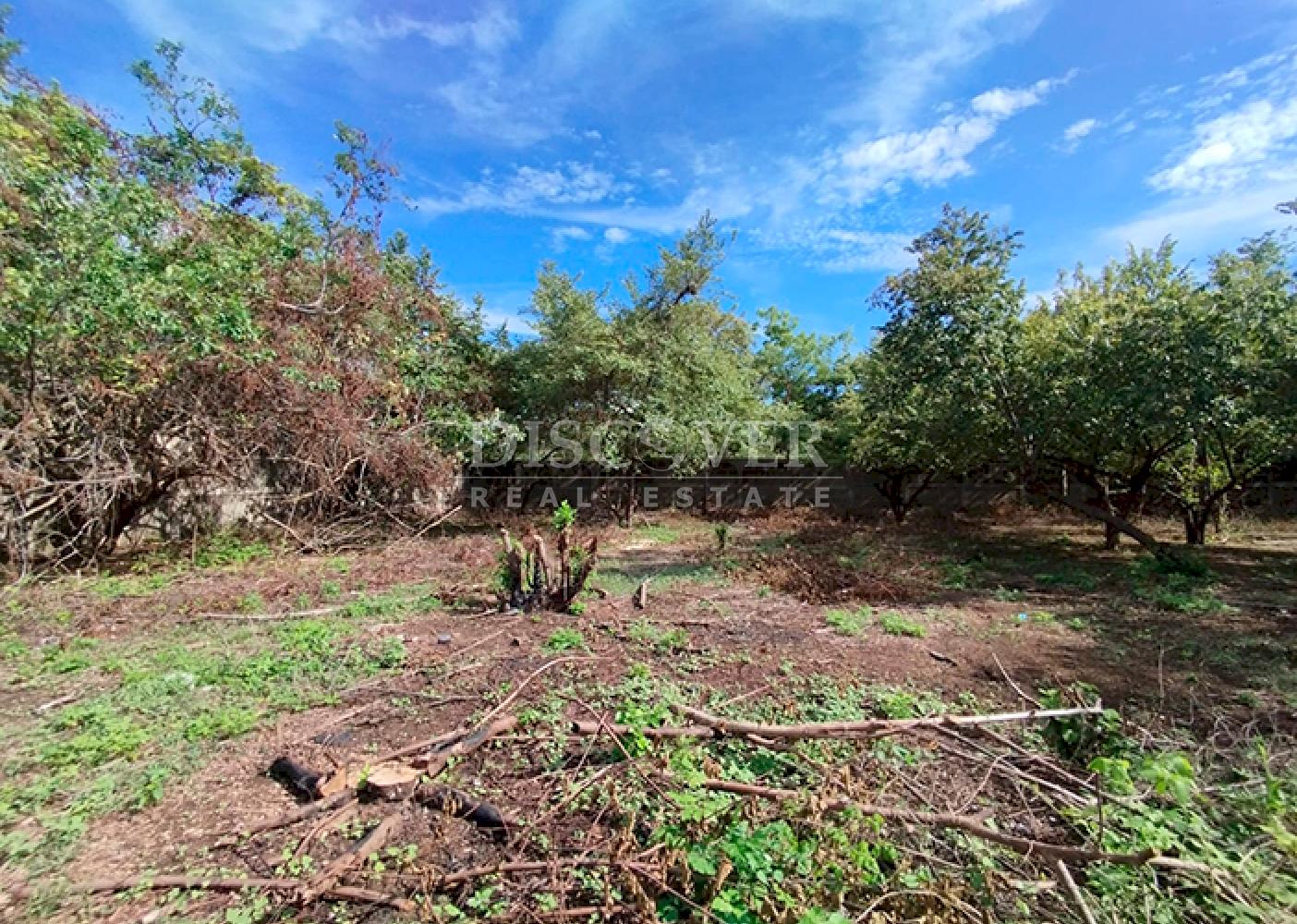  Lots for sale in Granada - Ideal for residential, tourist, or commercial projects 